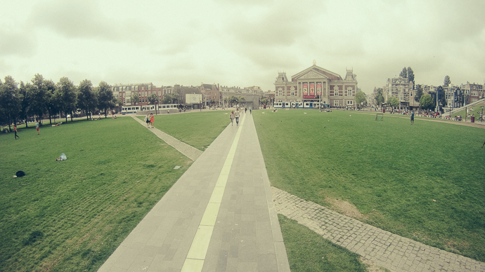 Museumplein park alanı ve The Concertgebouw  - Temmuz 2014