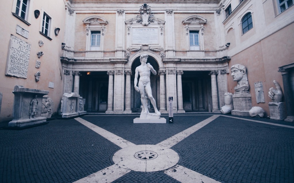 Musei Capitolini'de1564-2014 MICHELANGELO sergisine ait David replikası