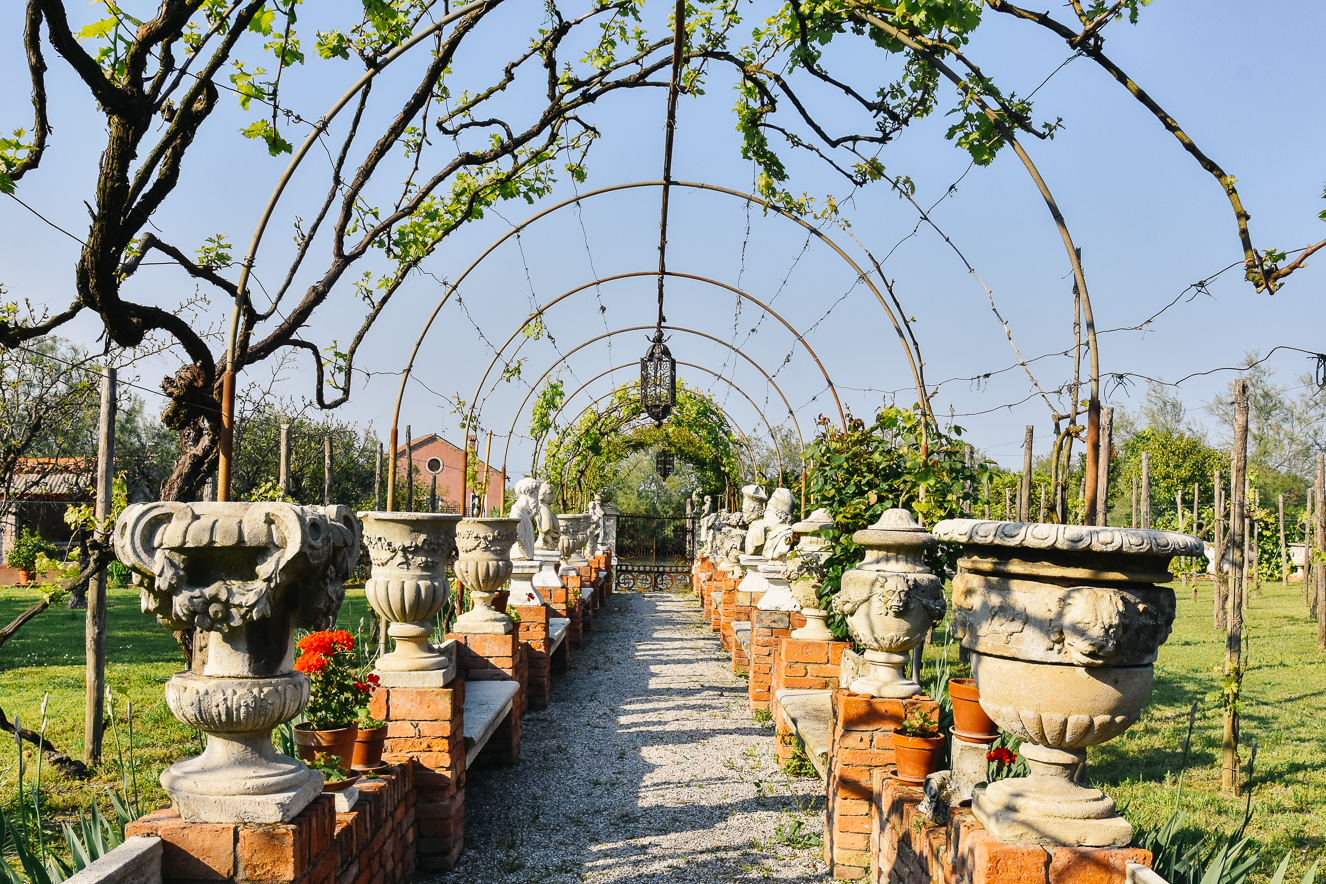 Antichità Arredi D'Arte arka bahçesi, Torcello